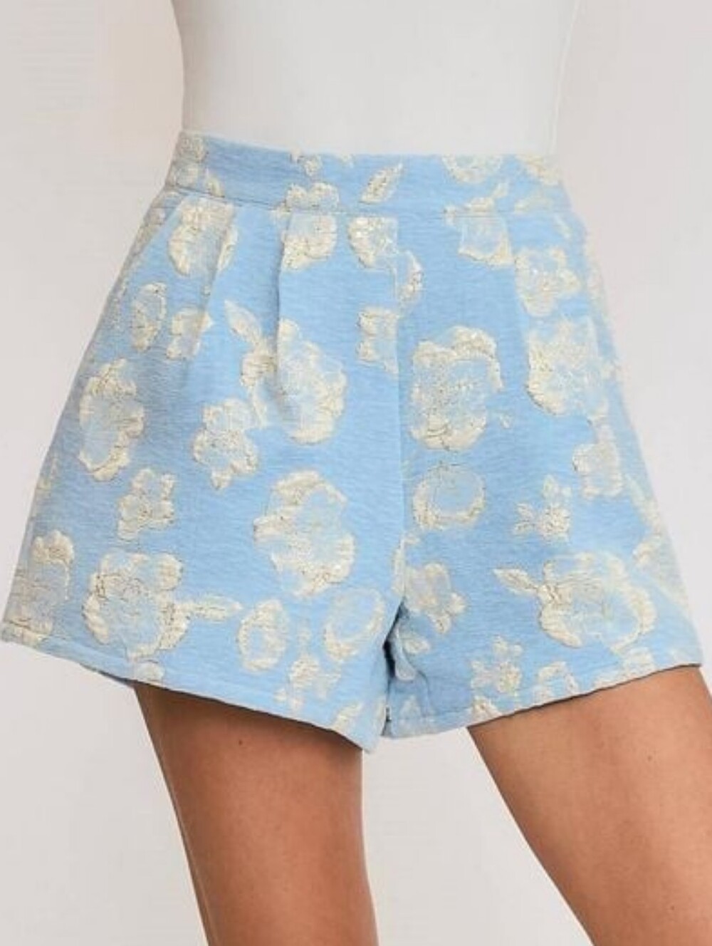 Umgee Womens Light Blue Metallic Floral High Waist Pleated Shorts NWT Size Large